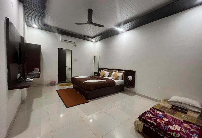 בית מלון כפרי The Countryside Forest Resort Avkali Mahabaleshwar