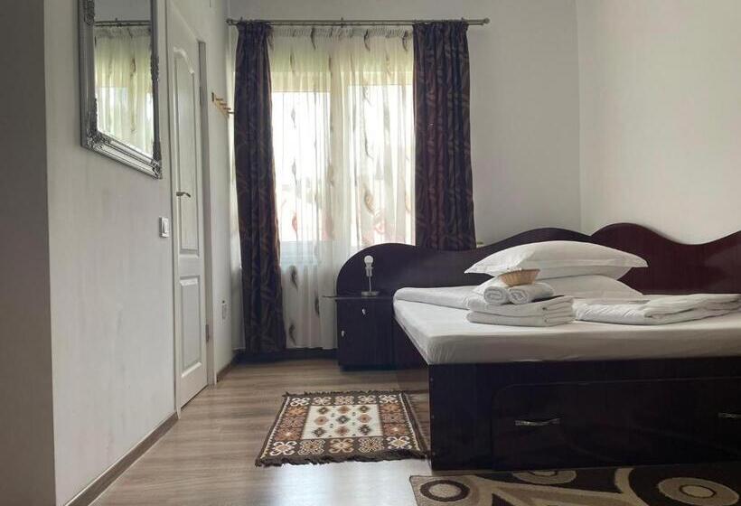 پانسیون Casa Adi