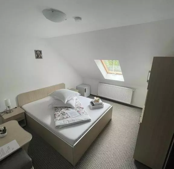 ペンション Casa Adi