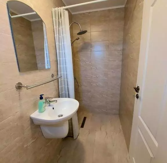 ペンション Casa Adi