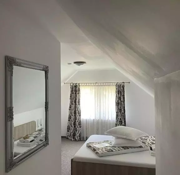 ペンション Casa Adi