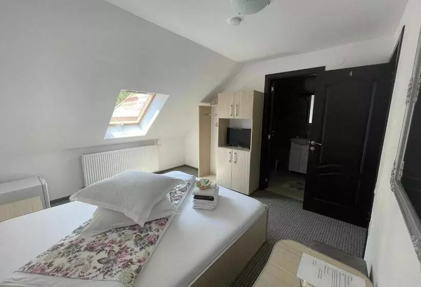 ペンション Casa Adi