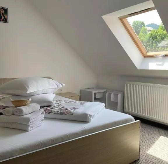 ペンション Casa Adi