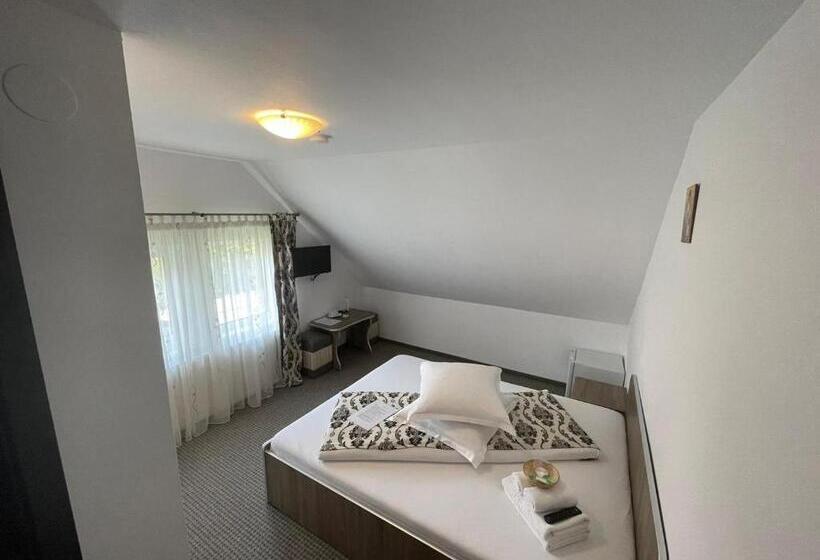 پانسیون Casa Adi