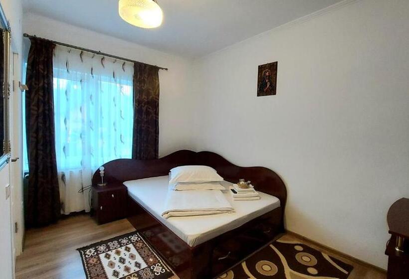 پانسیون Casa Adi