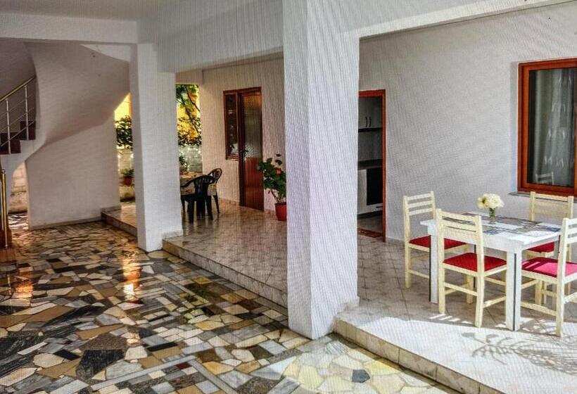 پانسیون Del Mar Vlore