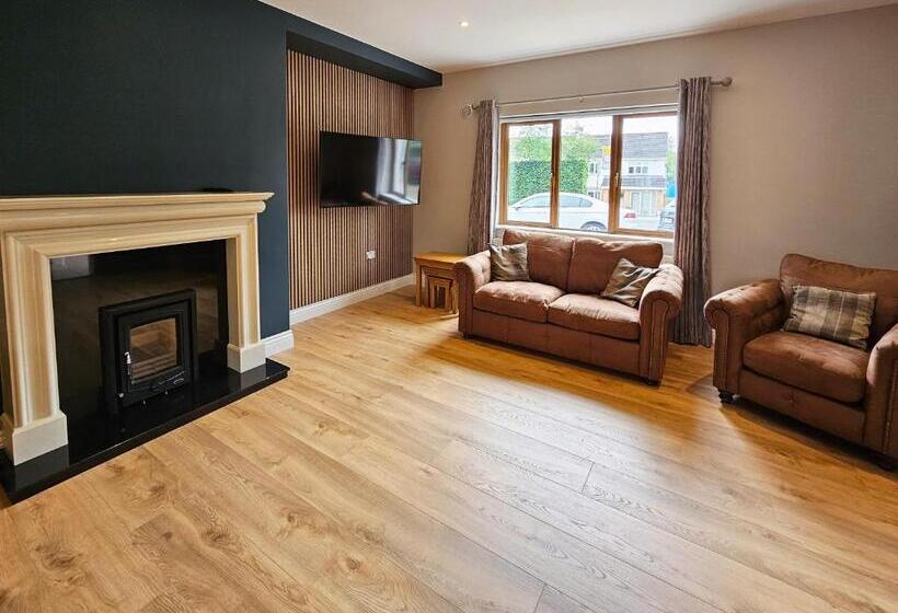 بنسيون Dromod Suites