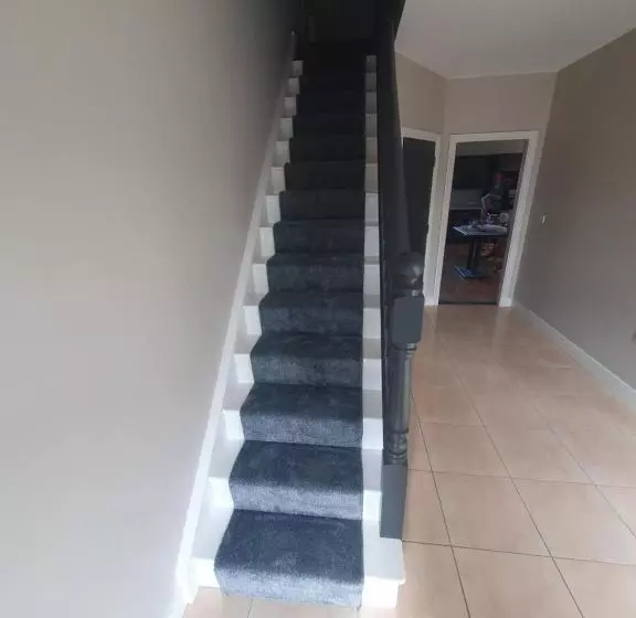 ペンション Dromod Suites