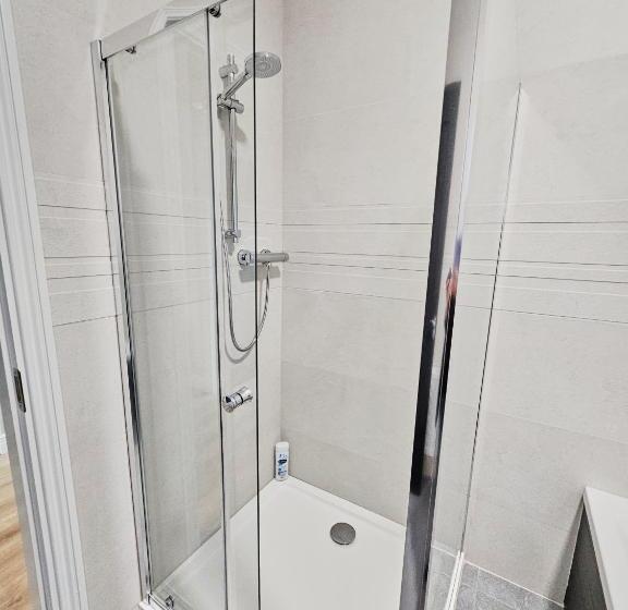 بنسيون Dromod Suites