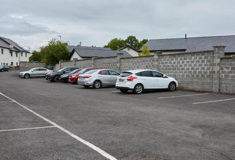 بنسيون Dromod Suites