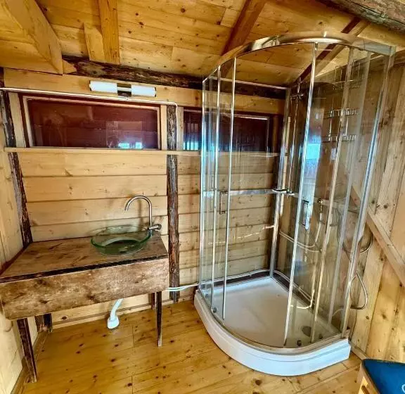 Majatalo Fiskeværet Nesland