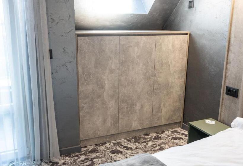 Rcr Einstein Studios 2