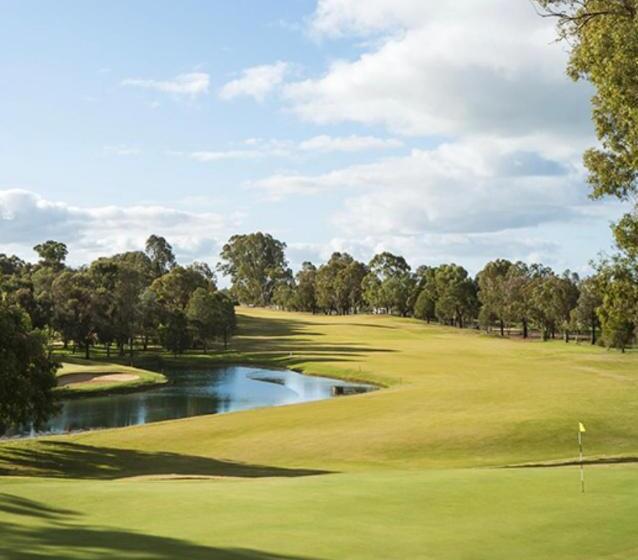 리조트 Lake Mulwala Boatel