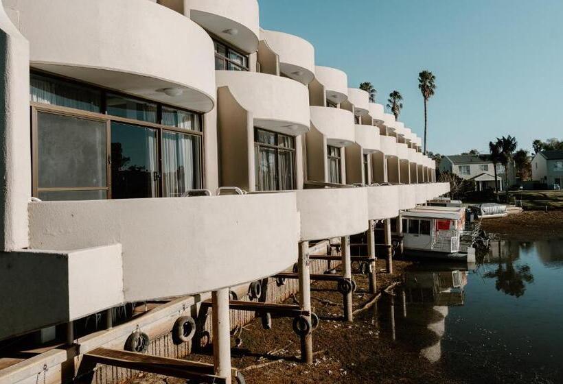 리조트 Lake Mulwala Boatel