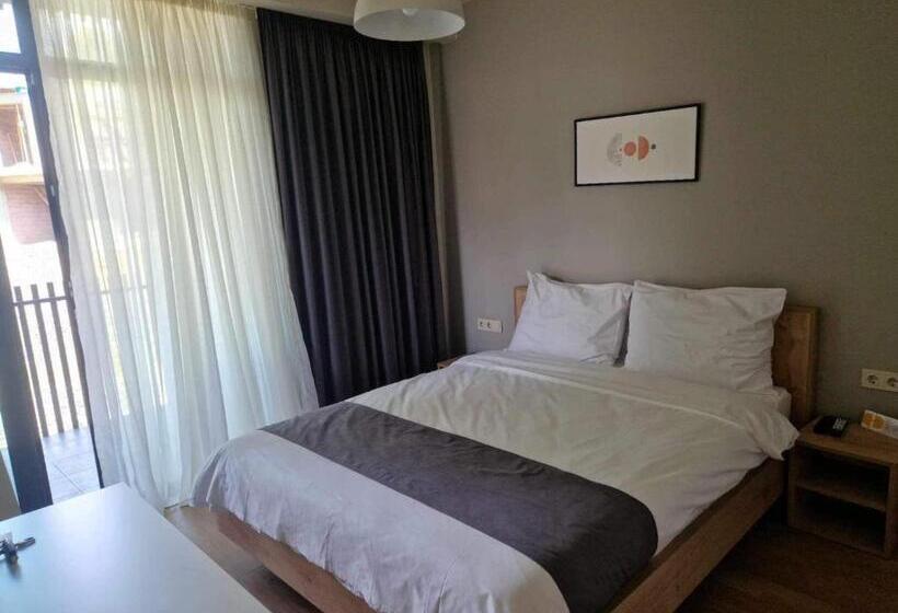 Vivianna S Apartment