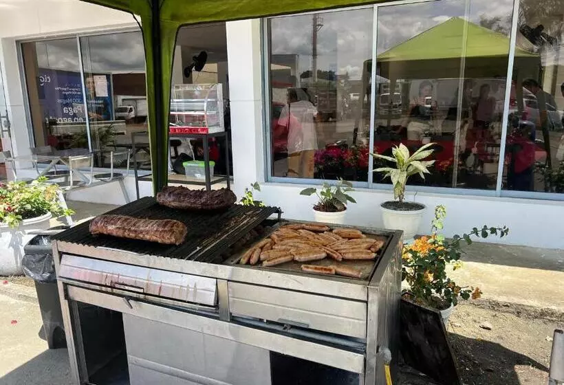 Retkeilymaja La Sosta