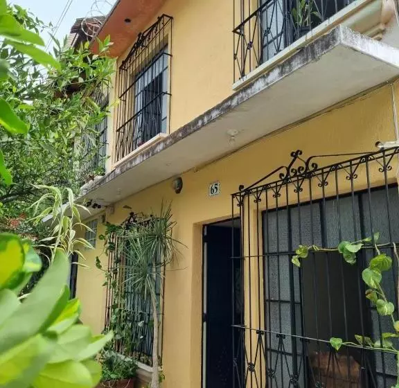 هاستل Mazaryk Bed And Breakfast