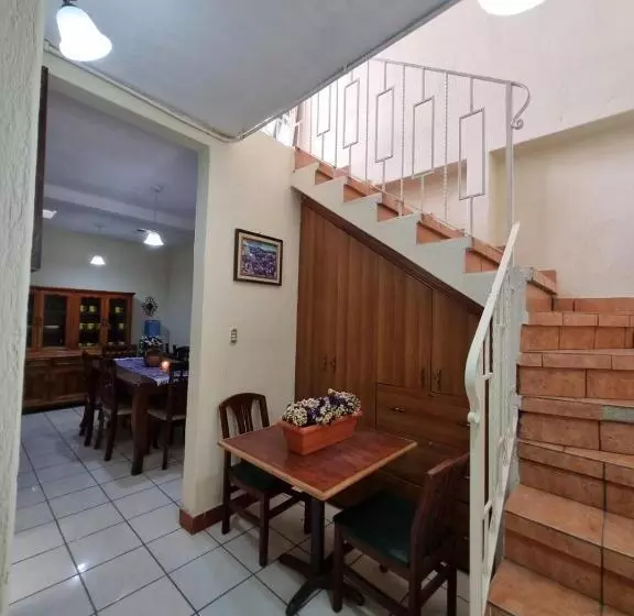 هاستل Mazaryk Bed And Breakfast