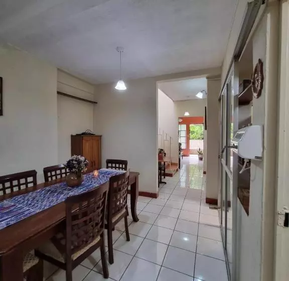 هاستل Mazaryk Bed And Breakfast