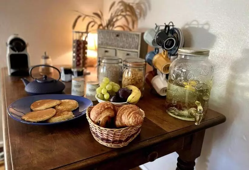 ベッドアンドブレックファースト Chambres D Hôtes Avec Entrée Privative Au Calme Dans Maison De Village