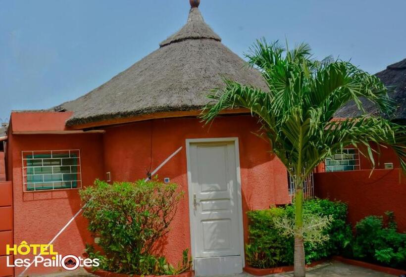 تختخواب و صبحانه Hôtel Les Paillotes