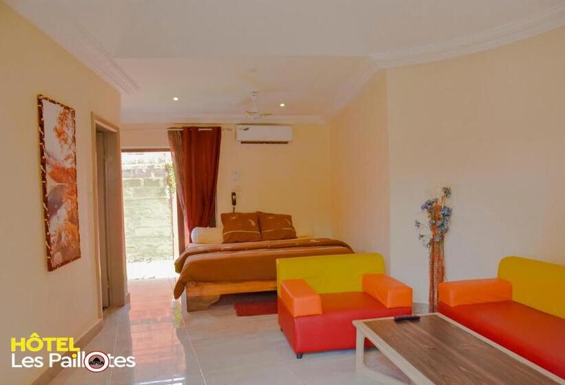 تختخواب و صبحانه Hôtel Les Paillotes