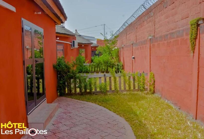 تختخواب و صبحانه Hôtel Les Paillotes