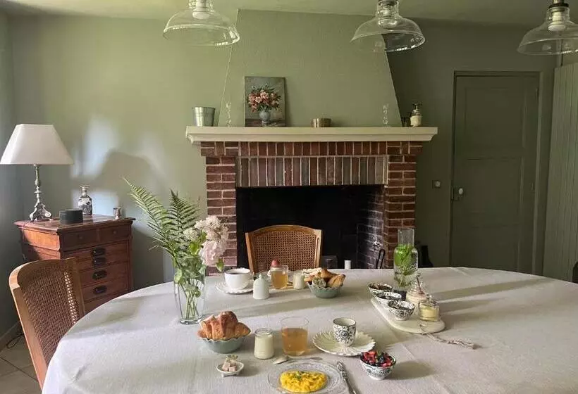 Aamiaismajoitus (B&B) Le Clos Des Songes