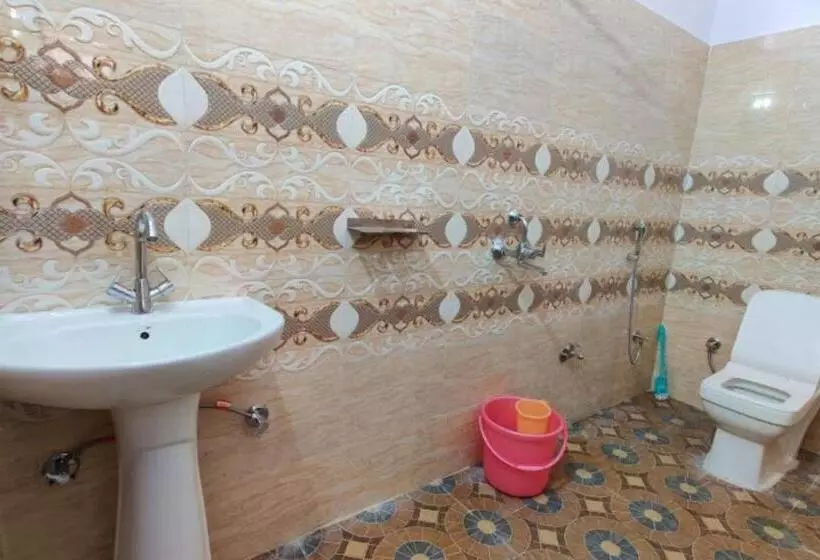 Aamiaismajoitus (B&B) Shri Sher Palace By Stayapart