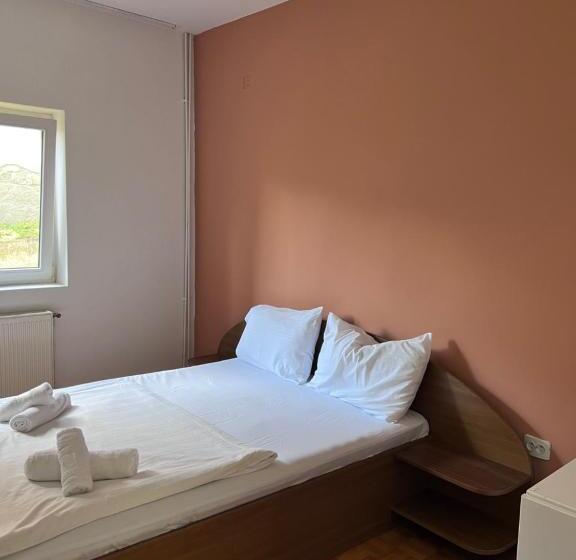 בית מלון כפרי Alexandra Vile