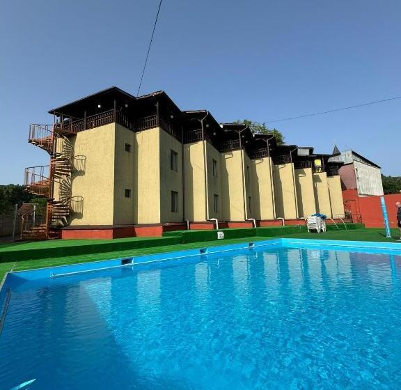 בית מלון כפרי Alexandra Vile