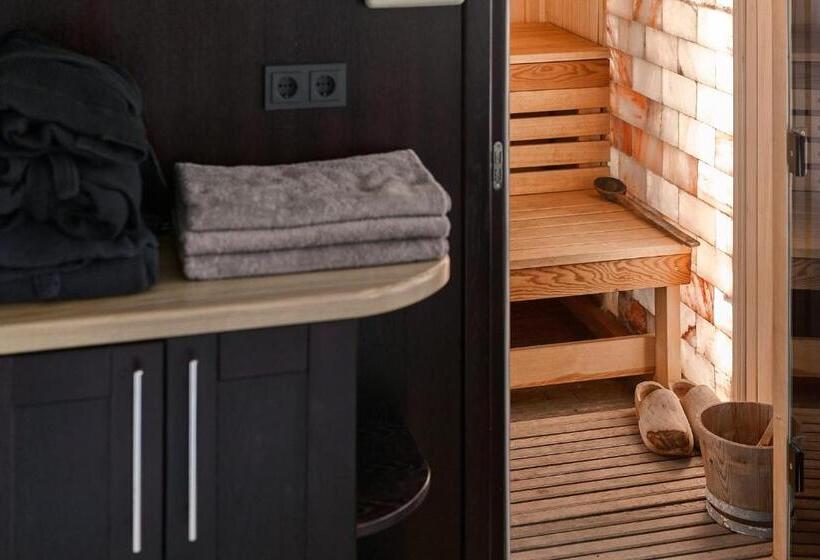 בית מלון כפרי Black Sea Resort