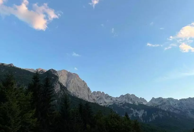 هتل Bujtina Aroma E Malit