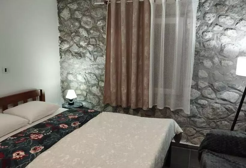 هتل Bujtina Aroma E Malit