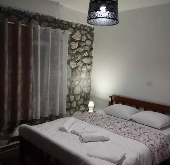 هتل Bujtina Aroma E Malit