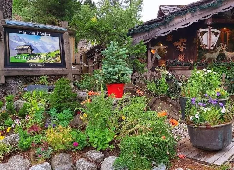 Hotelli Hôtel Les Chalets De Philippe Avec Jacuzzis Privatifs