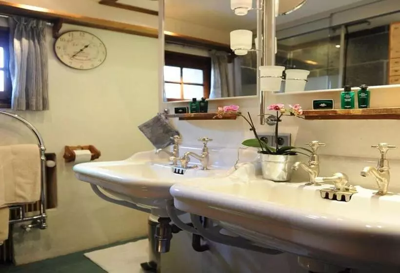 Hotelli Hôtel Les Chalets De Philippe Avec Jacuzzis Privatifs