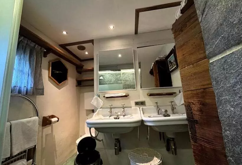 Hotelli Hôtel Les Chalets De Philippe Avec Jacuzzis Privatifs