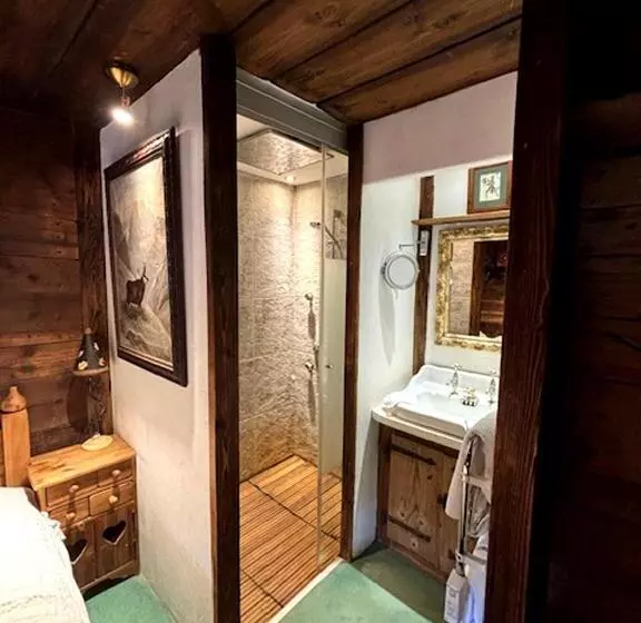 Hotelli Hôtel Les Chalets De Philippe Avec Jacuzzis Privatifs