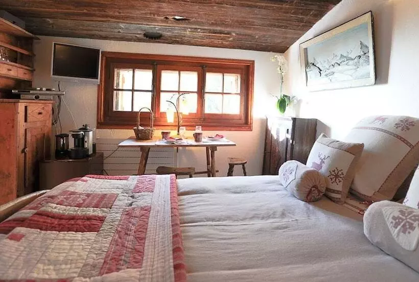 Hotelli Hôtel Les Chalets De Philippe Avec Jacuzzis Privatifs