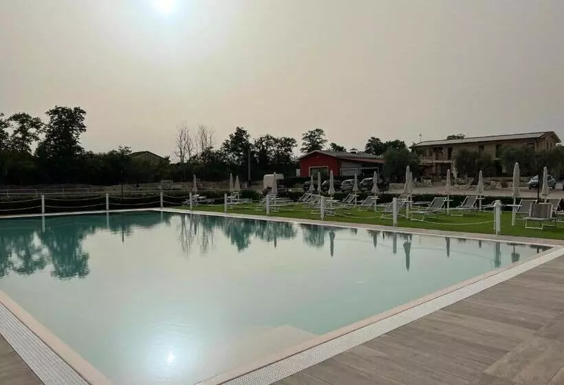 Hotelli Ll Crinale Village