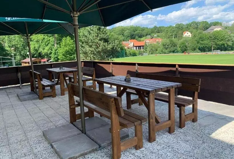 هتل Manětín