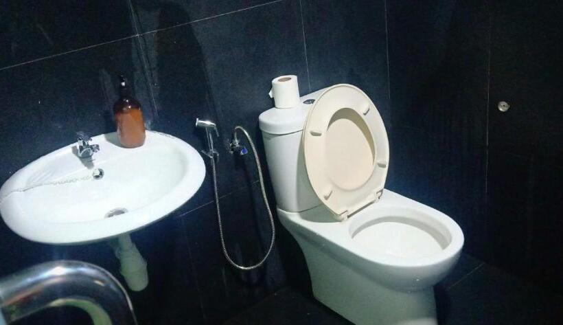 هتل Moon Light Inn