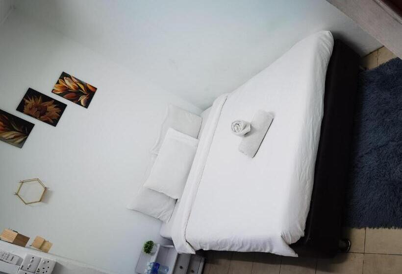 هتل Moon Light Inn