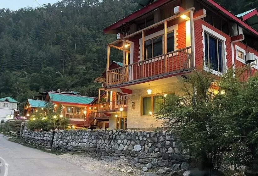 Hotelli Virman Hillside Resort