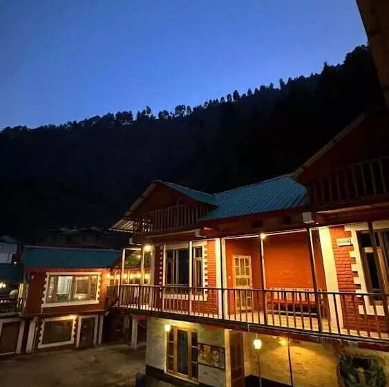 Hotelli Virman Hillside Resort