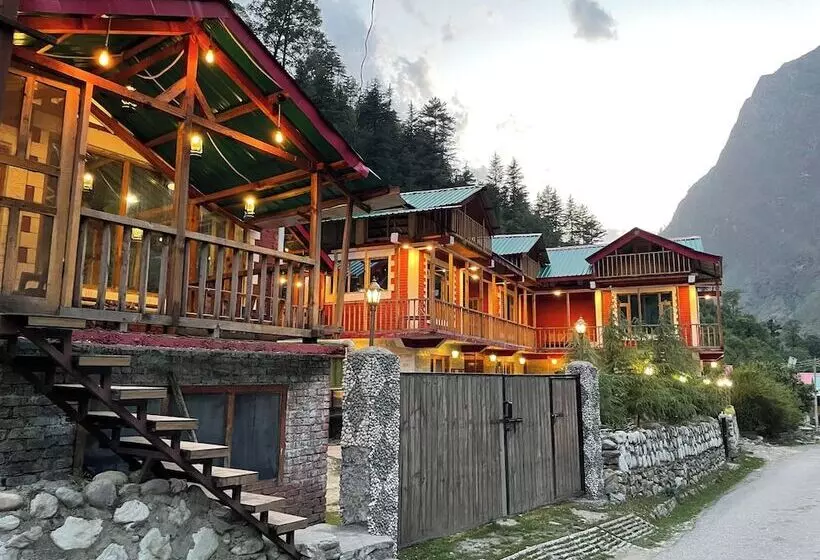 Hotelli Virman Hillside Resort