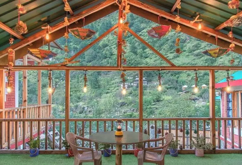 Hotelli Virman Hillside Resort