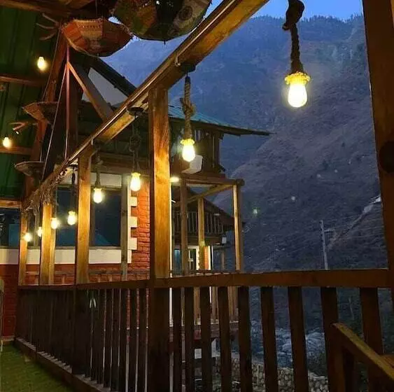 Hotelli Virman Hillside Resort