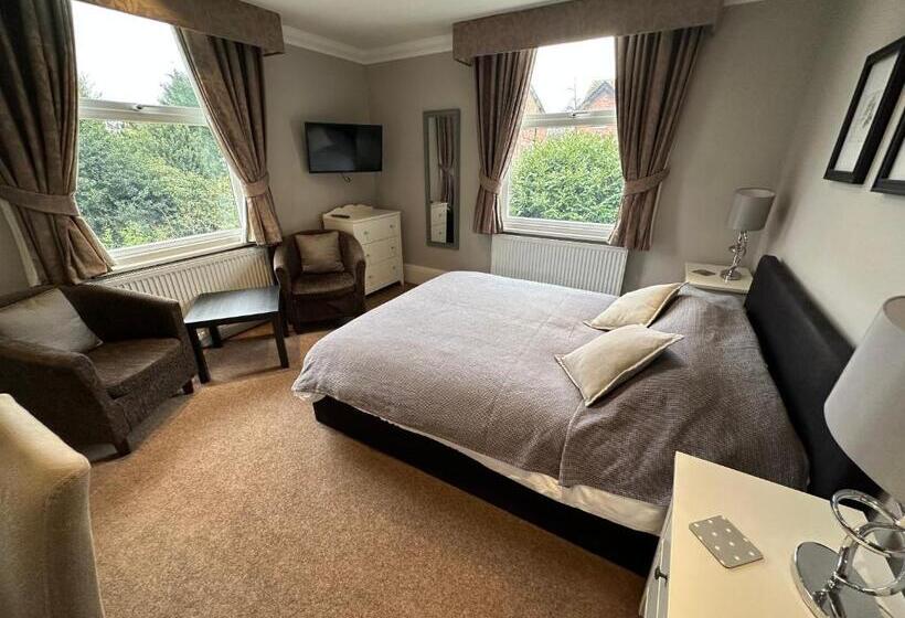 Lennox Lea Studios And Apartments